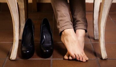 Causes of mushrooms between the toes