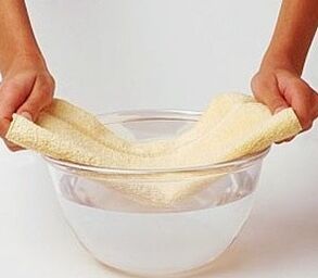 poultice with mint and salt to treat nail fungus